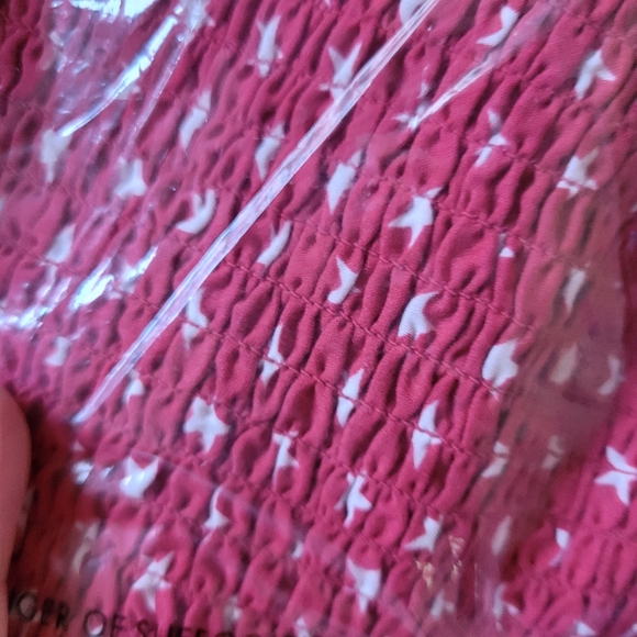 Torrid Size 4 Red Star Challis Smocked Crop Cami - Picture 5 of 5